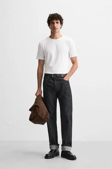 Базовая приталенная футболка SLIM FIT