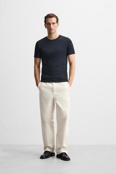 Zara Базовая приталенная футболка SLIM FIT купить с доставкой.