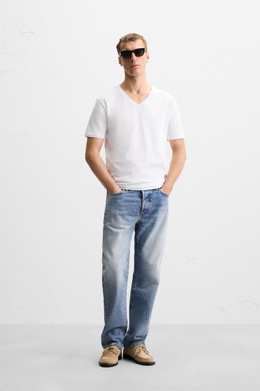 Zara Базовая футболка с V-образным вырезом купить с доставкой.