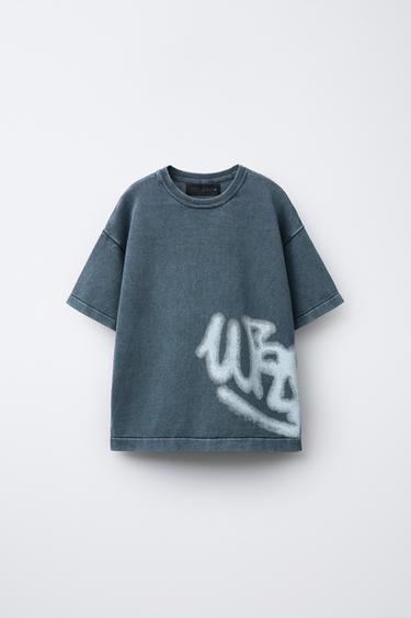 Zara Футболка с эффектом «варенки» и граффити купить с доставкой.