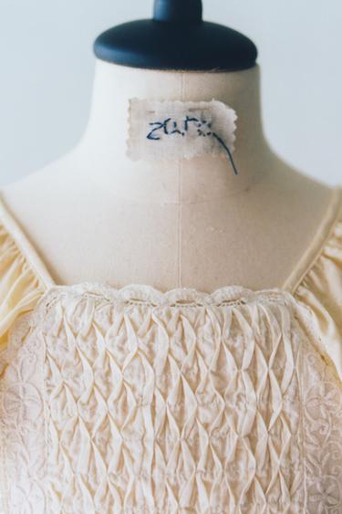 Zara Легкое платье с жаккардовой вставкой на груди