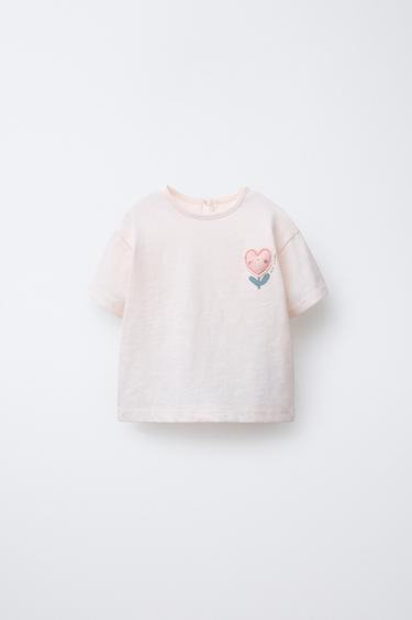 Zara Футболка с аппликацией в виде цветка и сердца