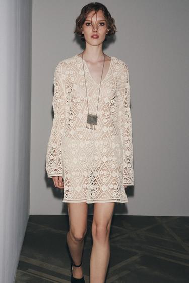 Zara Короткое платье кроше — ZW COLLECTION купить с доставкой.