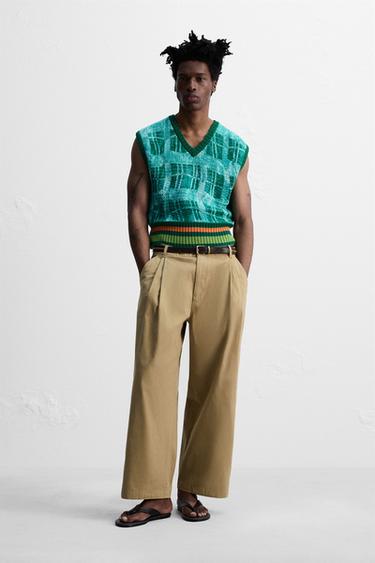 Zara Трикотажный жилет с графическим принтом © OTIS KWAME KYE QUAICOE купить с доставкой.