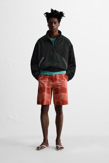 Zara Длинные плавки с принтом © OTIS KWAME KYE QUAICOE