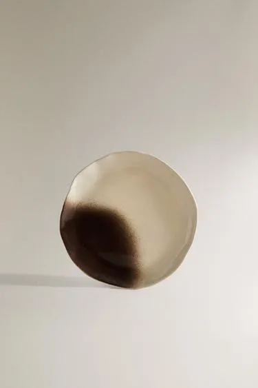 Тарелка из коллекции OMBRé STONEWARE X COLLAGERIE
