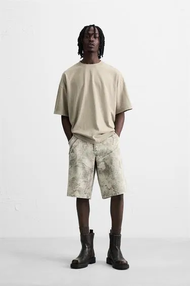 Шорты RELAXED FIT с абстрактным принтом