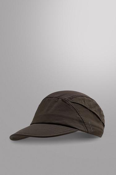 Zara Кепка техническая перфорированная лимитированная серия