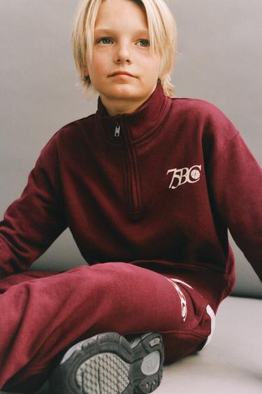 Zara Комплект из толстовки на молнии и брюк-джоггеров с текстом купить с доставкой.