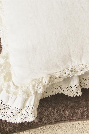 Zara Наволочка из льна с кружевной обрезкой