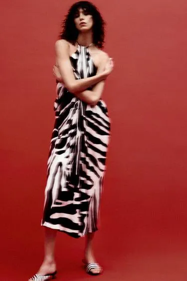 Платье с анималистическим принтом и горловиной халтер — ZW COLLECTION- Заказать в России