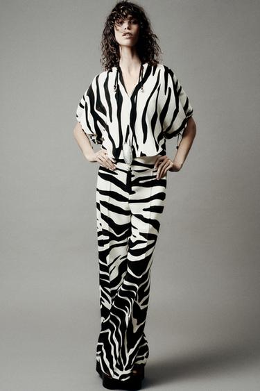 Zara Топ с анималистическим принтом — ZW COLLECTION