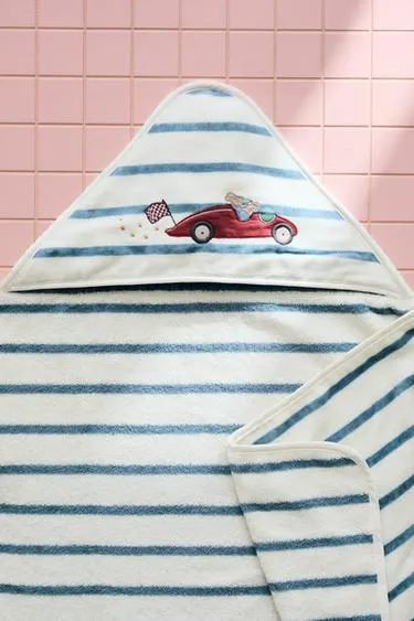 Детский халат HAND TOWEL с капюшоном в виде гонщика-собаки