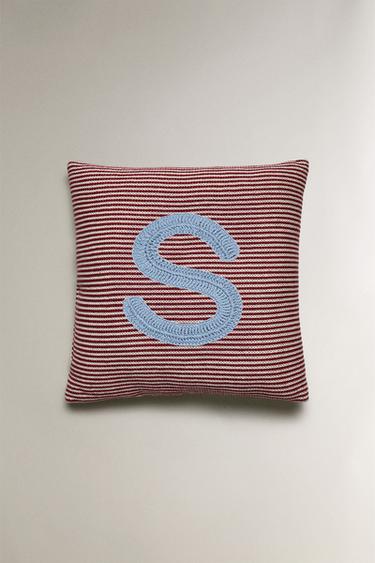 Zara Детская подушка из хлопка с вышитой буквой S