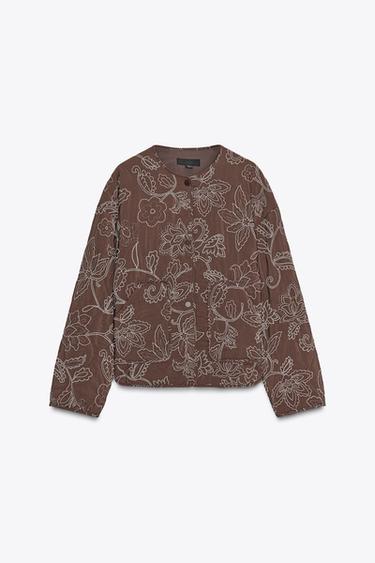 Zara Стеганая куртка с прорезиненной вышивкой купить с доставкой.