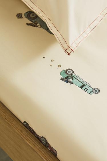 Zara Детская простыня с изображением гонщика и собаки