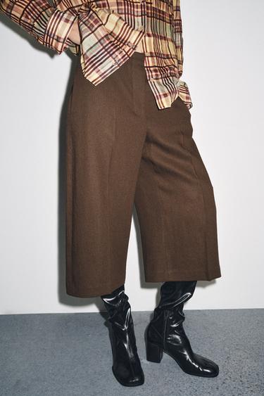 Zara Высокие сапоги на каблуке