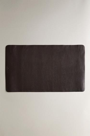 Zara Защитник для письменного стола из кожи купить с доставкой.