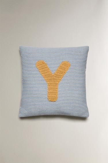 Zara Детская подушка с вышитой буквой Y