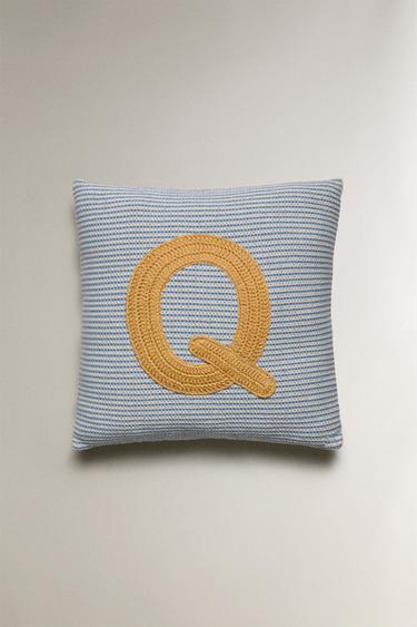 Zara Детская подушка с вышитой буквой Q