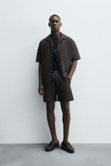 Zara Комфортные шорты-бермуды в полоску из сеерсакера