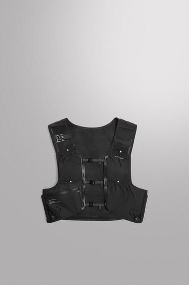 Zara Технический спортивный жилет