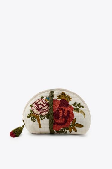Zara Стеганый несессер с цветочной вышивкой купить с доставкой.