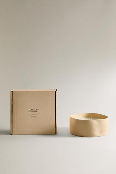 Zara (540 г) свеча с ароматом легендарной камелии