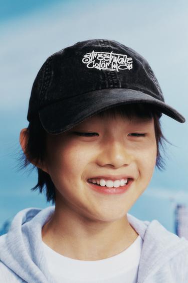 Zara Кепка с эффектом потертости и вышитой надписью