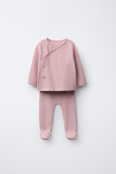 Zara Комплект из футболки и ползунков с рельефным узором