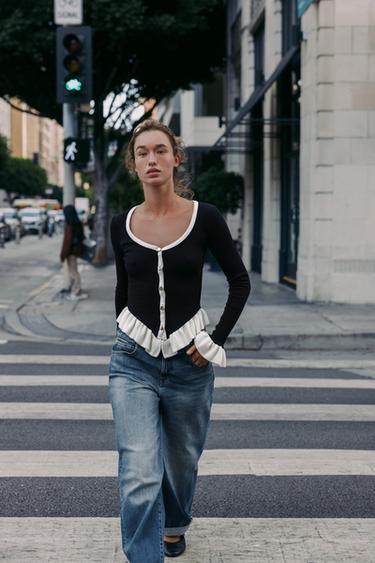 Zara Куртка с контрастными воланами купить с доставкой.