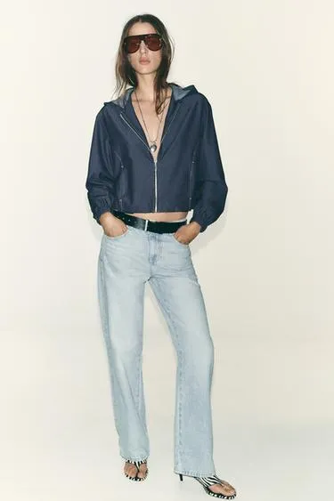 Куртка-бомбер с капюшоном