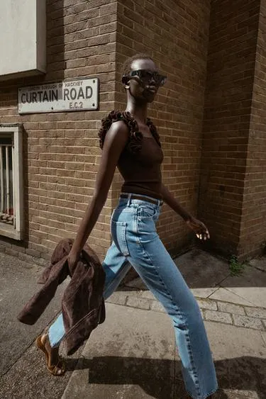 Трикотажный топ на бретелях с цветами