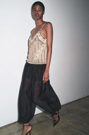 Топ в бельевом стиле с вышивкой