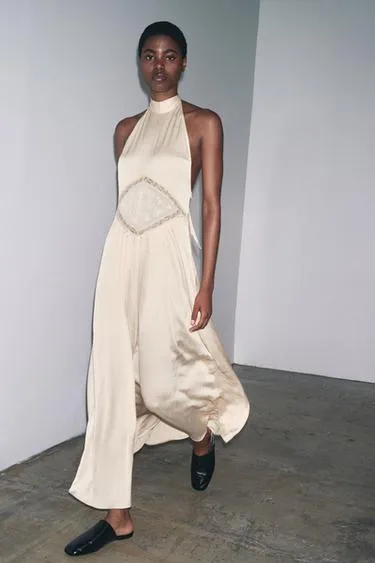 Платье миди с вышивкой