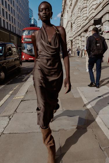 Zara Асимметричное атласное платье миди купить с доставкой.