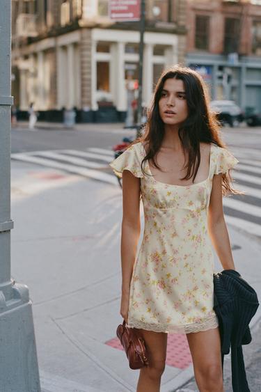 Zara Короткое атласное платье с цветочным принтом купить с доставкой.