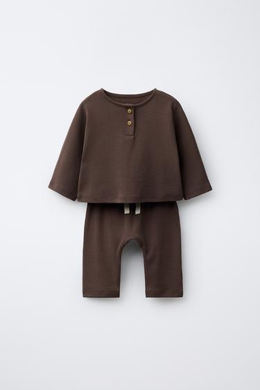 Zara Комплект из однотонной футболки и брюк купить с доставкой.