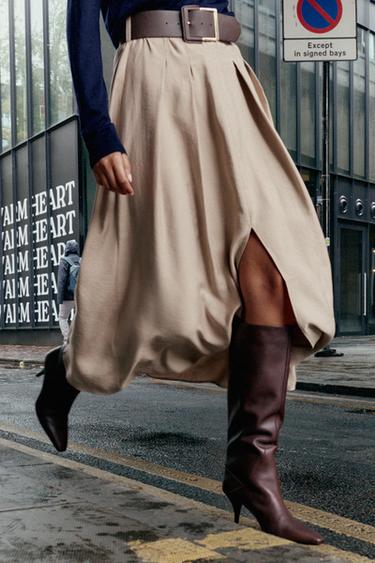 Zara Кожаные сапоги на каблуке