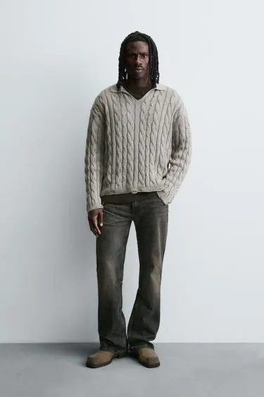 Поло с текстурным узором «косы» и эффектом потертости