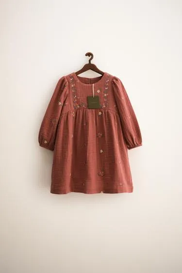 ZARA TIMELESS — платье с вышивкой в виде цветов