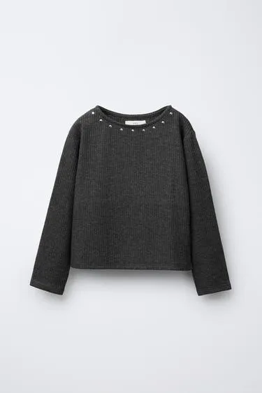 Майка в рубчик с заклепками- Заказать в России