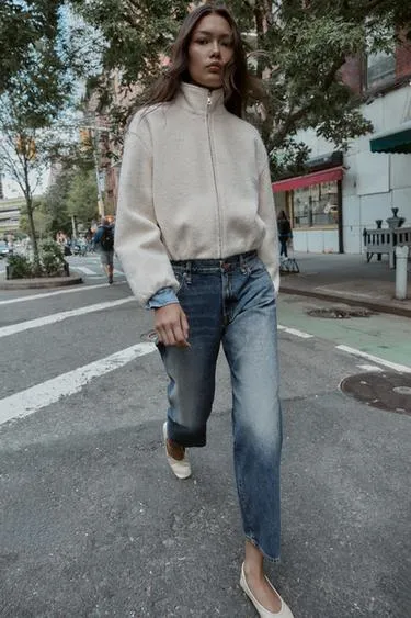 Куртка из букле с воротником-стойкой