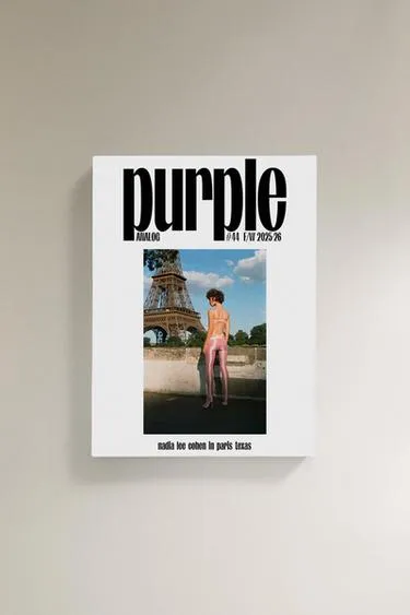 Журнал PURPLE 44 фиолетового цвета