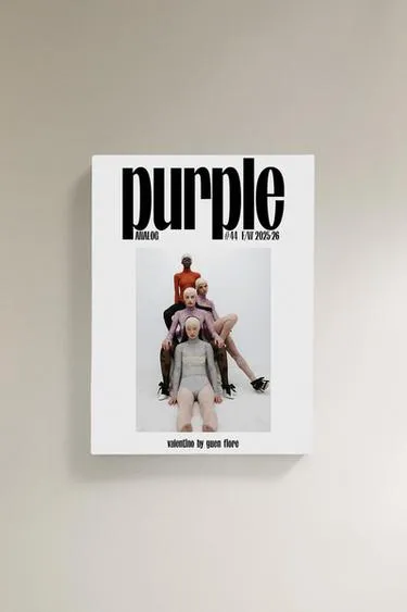 Журнал PURPLE 44 фиолетового цвета