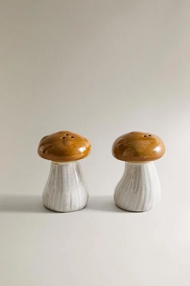 MUSHROOM SALT AND PEPPER SHAKER SET