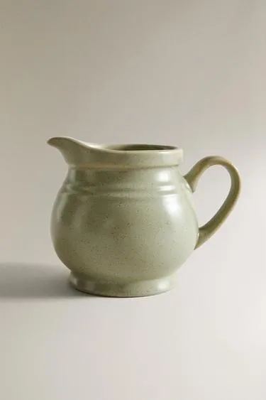 Короткий кувшин из керамики