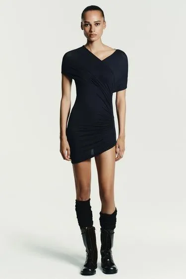 Топ из мягкого модала на запáхе