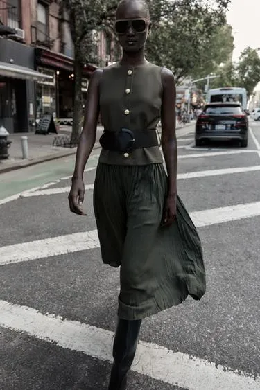 Комбинированное платье-миди с поясом- Заказать в России