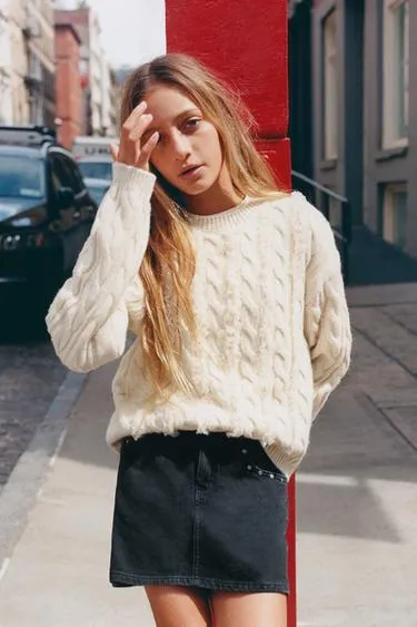 Свитер с тюлем и узором «косы»- Заказать в России